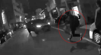 圍捕影片曝！陳修將「槍插腰間」轉頭狂奔 猛向刑警噴辣椒水