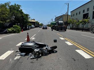 連結車鐵捲掉落砸傷女騎士骨折送醫！ 駕駛慘挨罰吊照