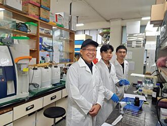 興大研發專利益生菌 提升雞蛋產量