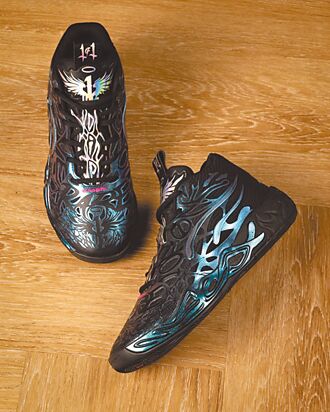 PUMA新戰靴秀太空感