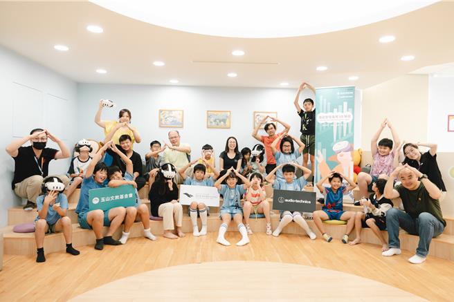 玉山攜手衛武營管風琴VR解密計畫， 前進菊島 奏出藝文平權的跳島樂章。（玉山提供）