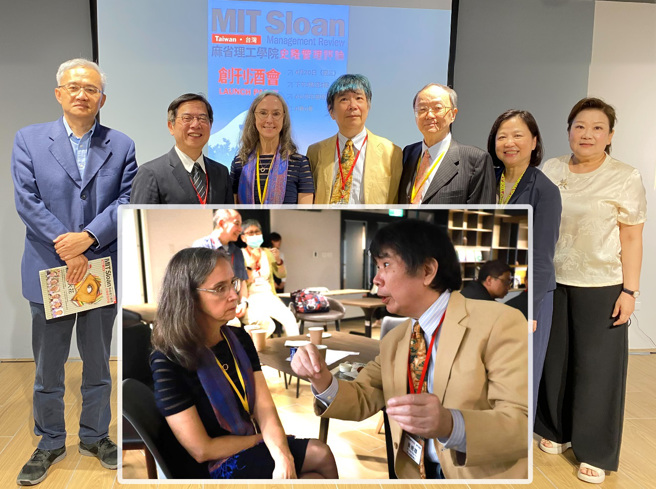 《MIT史隆管理评论》原文版发行人盖德宝 Deborah Gallagher（左三）、台湾版发行人吴嘉璘（右三），英语致词人吴统雄（中）。（摄影：刘梅君、资传科技）