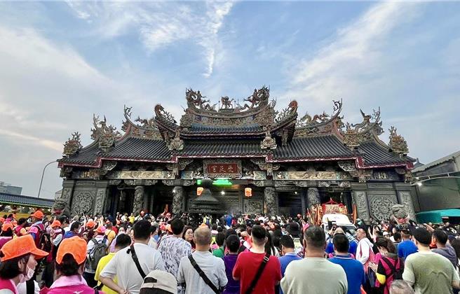 白沙屯妈祖6日傍晚5时许驻驾松柏岭受天宫，7日6时起驾。（白沙屯拱天宫提供／杨静茹南投传真）