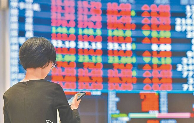 达方举行法说会，展望后市，IT产品来看，第一季和第二季正向成长趋势。至于绿能事业，随通路进入旺季，预期绿能事业能回到35％～40％的比重。图／本报资料照片