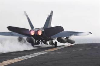 怎麼了！美F-18航母艦載戰機才1週又墜海