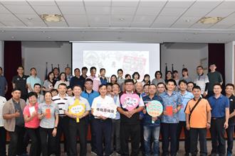 提前歡慶母親節 豐原男警親下廚慰勞女性同仁