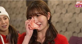 不擇手段！曾子余撲地抱男人小腿  納豆地板蠕動搶過關