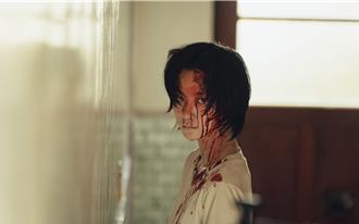 香港女神袁澧林中邪頭撞牆百次 《黃衣小飛俠》跟劉以豪湊對