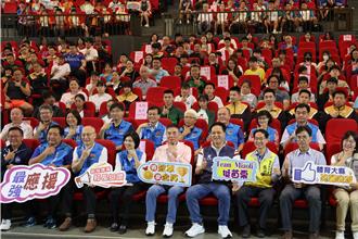 苗栗縣學生運動賽事表現優異 鍾東錦發700萬獎金鼓勵選手