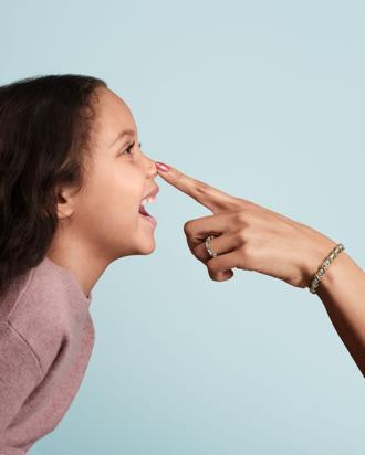 TIFFANY母親節廣告 員工攜子女溫馨入鏡