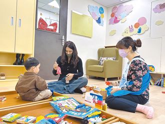 政院明拍板兒托法草案  托育機構須保留30天錄影上傳雲端