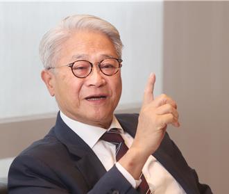 新新併上路 專訪吳東亮：合意併購「1加1將大於2」