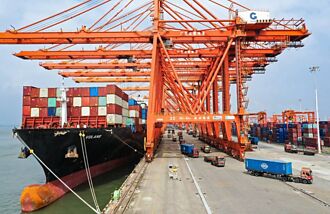 趕在美免稅結束之前…小額包裹搶運 陸4月出口估增