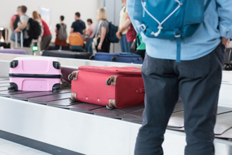 在機場拿行李別做1事 地勤曝一堆人犯：行程恐全毀