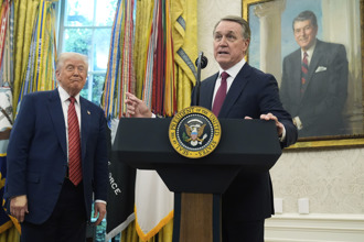 川普欽點！「對華鷹派」帕度宣誓就任美駐華大使