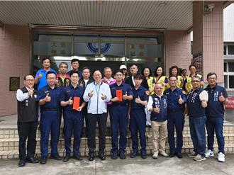 警火速尋回失竊錢包 民眾大讚「天使」！張善政親自慰問