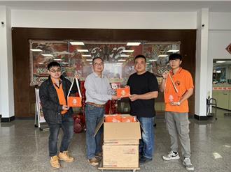 慶賀浯島城隍遷治345周年 金門在地企業捐贈吉祥物小書包逗熱鬧