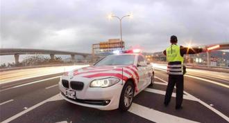 国道变换车道未打方向灯挨罚3千 驾驶提告逆转免记点！理由曝光