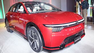 电动车首输出 鸿华先进报捷