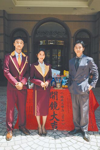 施柏宇蓄鬍晒黑 旁人认不出