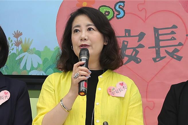 針對今(8)日下午舉行的朝野協商，民進黨團幹事長吳思瑤表示，協商的議案有10案，討論卻只有2小時，再加上國民黨立委已經揚言明(8)日院會要強行表決「反廢死、反公投」，質疑今日立法院長韓國瑜主持的朝野協商根本只是「過水」。(本報資料照片)