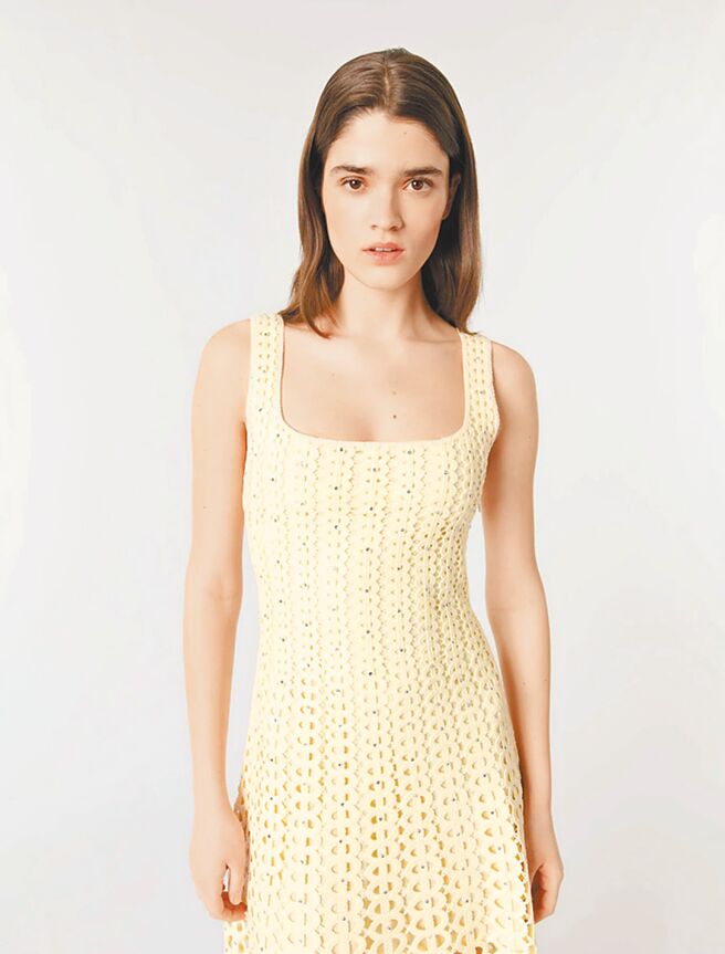 Maje精选2025春夏系列的鉤织单品是母亲节献礼的理想选择。（Maje提供）