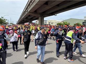 「海放」頭旗車！白沙屯媽祖鑾轎改道 9點53分進入台中龍井