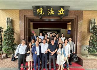 長照3.0明年上路 台南長照協會曝5大經營困境北上陳情