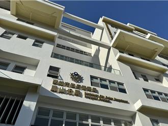 高雄警匪追逐！歹徒持槍闖工廠搶貨車逃 2嫌落網搜出6發子彈