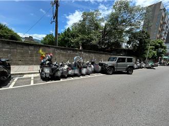 北投連環車禍！休旅車猛撞路邊25輛機車 1騎士傷