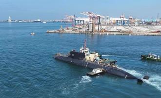 「海鯤潛艦」近期內將首度出海測試   成功級巡防艦伴隨