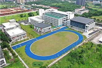 劉和然出席淡海國小啟用典禮 與800名學生同歡