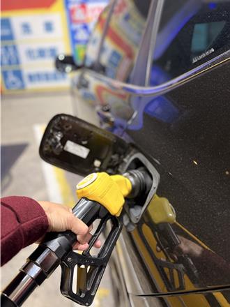 台幣飆國內油價創逾4年新低    下周汽油估再大跌1.1元