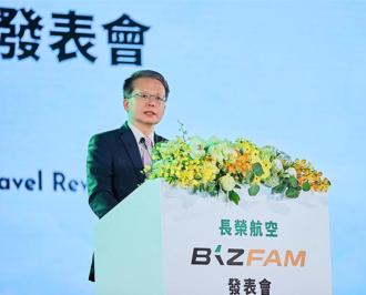 長榮航高飛！4月營收雙增、載客率飆破九成