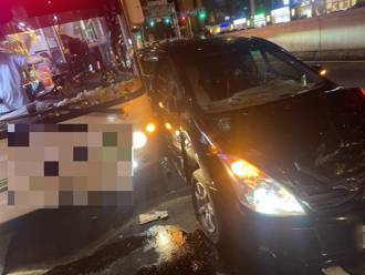 北市基隆路惊悚连环撞！ 7旬翁驾车「先撞安全岛再扫2车」