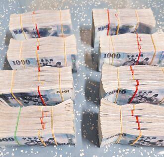 越男掉400萬 創台鐵拾金紀錄