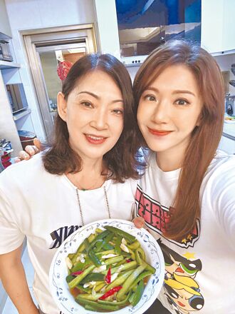 中天主播郑亦真谢母爱给力量