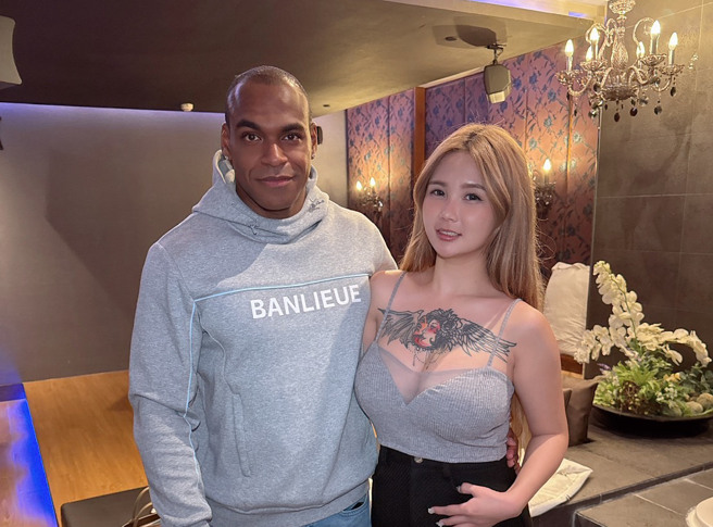 人氣女優孟若羽日前和26公分黑人男優Aaron Rock床戰。(照片/孟若羽提供)