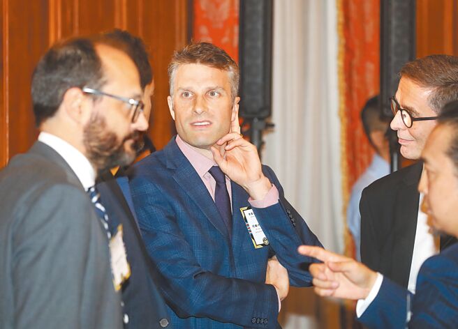 外交部8日举办欧战胜利日纪念活动，德国在台协会代理处长何峰出席。（王英豪摄）