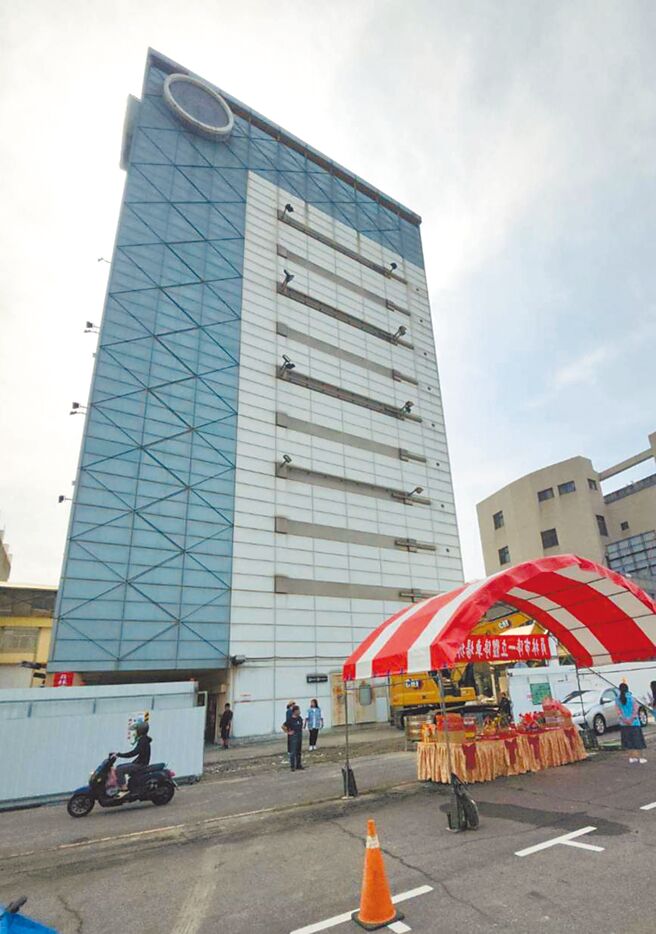 彰化县员林市停一立体停车场已閒置3年，员林市公所预定最快在9月底前完成拆除作业，未来朝设立商场等方向规画。（员林市公所提供／叶静美彰化传真）