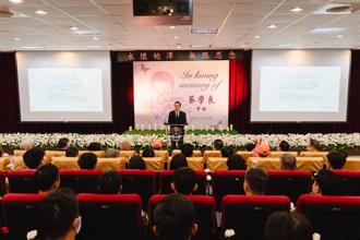 顧部長出席追思會 肯定蔡媽媽慈母之愛