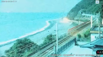 發亮「神秘藍球」劃過台東、屏東夜空 鄭明典秒猜1事