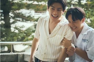 撞到骨灰罈穿越回1989年！李程彬遇「小時候自己」吳翰林越演越像