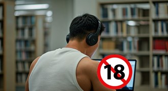 背心男在圖書館內看謎片？ 網友直呼「有掛耳機」