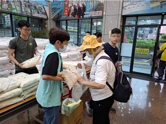 新莊區公所端午節送愛 贈米助弱勢家庭 近萬戶受惠