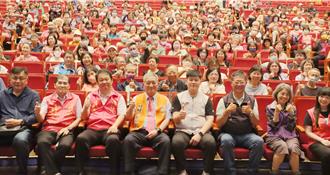 「讓奉獻成為一種榮耀」嘉義市登場 藝人用歌聲向800志工致敬