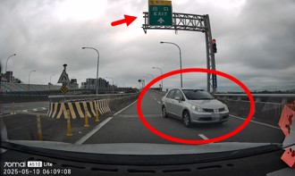 台68武陵路口驚見大逆向 駕駛阻擋竟被「繞過去」