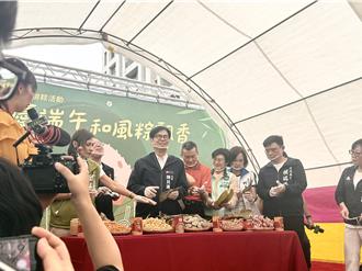 高雄三鳳中街百人封街包粽！首度台日交流 和風粽PK南部粽