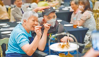 台中 犯保協會首度表揚20位母親