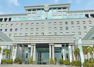 台南 恫嚇少女拍裸照 惡狼判4年半